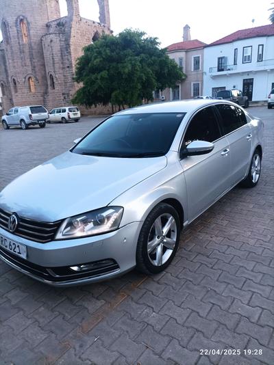 Volkswagen Passat — 2