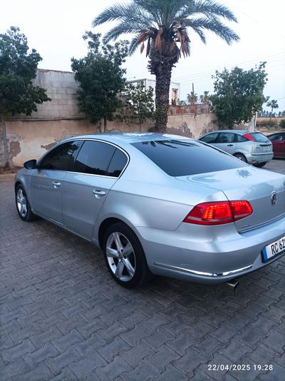 Volkswagen Passat — 5