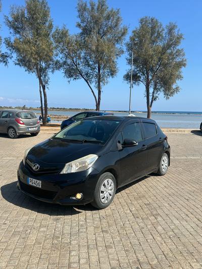Toyota Vitz — 3