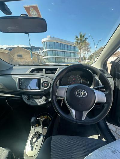 Toyota Vitz — 9