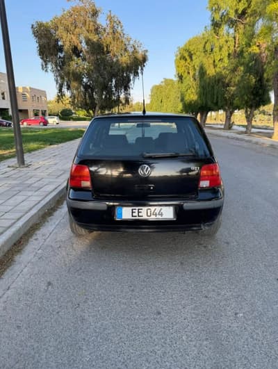 Volkswagen Golf — 3