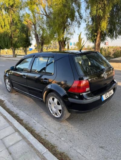 Volkswagen Golf — 4