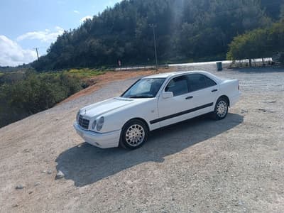 1998 Mercedes-Benz E 200