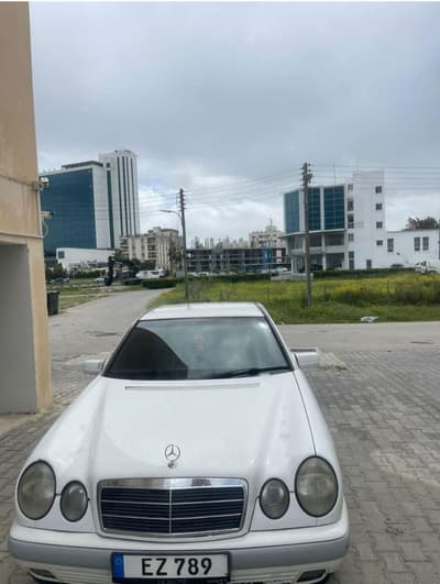 Mercedes-Benz E 200 — 3