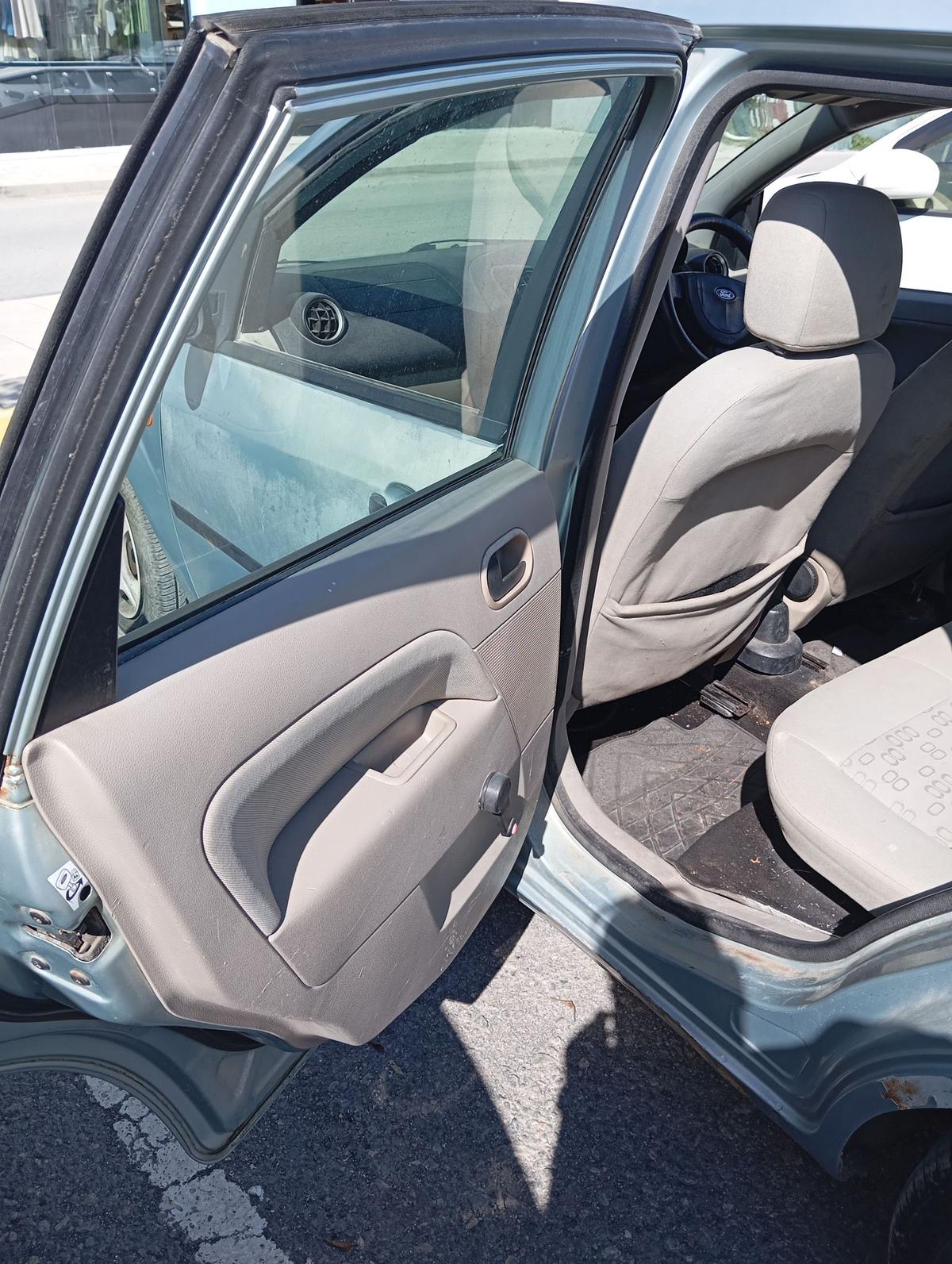 2004 Ford Fiesta 5
