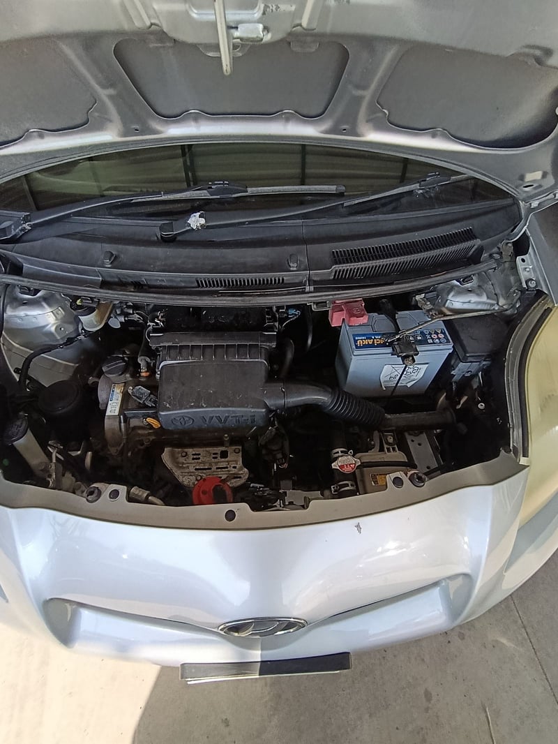 Toyota Vitz — 9