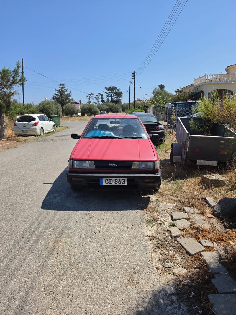 Isuzu Gemini — 1/3