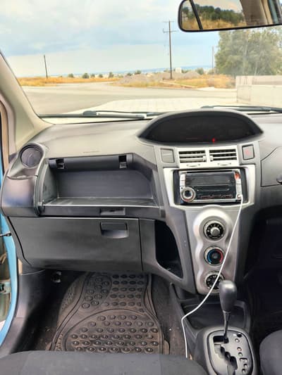 Toyota Vitz — 7