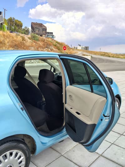Toyota Vitz — 10