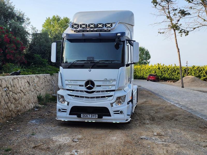 Mercedes-Benz Actros — 1/3