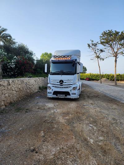 Mercedes-Benz Actros — 3