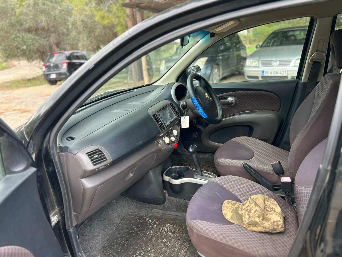 2010 Nissan March 5