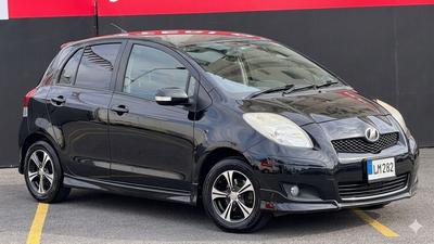 Toyota Vitz — 3