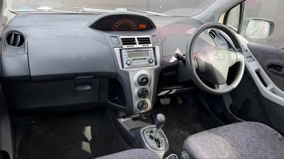 Toyota Vitz — 5
