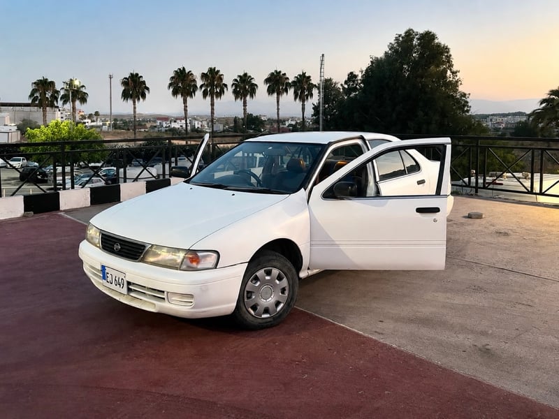 Nissan Sunny — 2