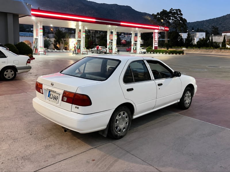 Nissan Sunny — 5