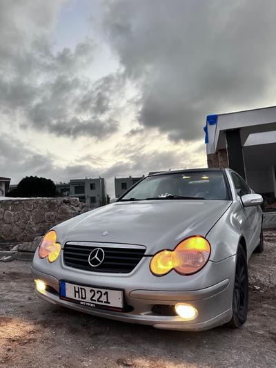 Mercedes-Benz C 180 — 4