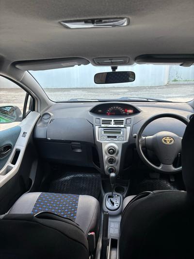 Toyota Vitz — 10