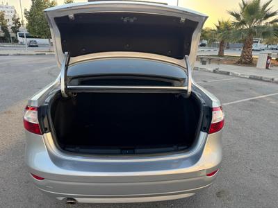 Renault Fluence — 7