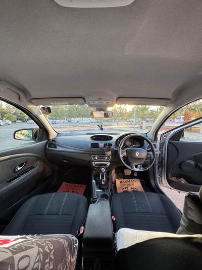 Renault Fluence — 8