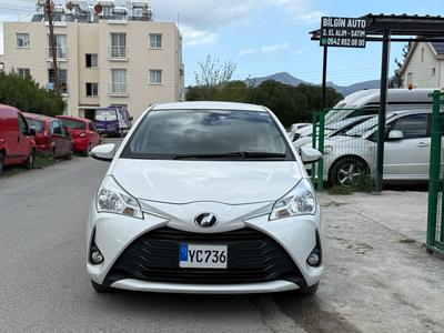 Toyota Vitz — 3