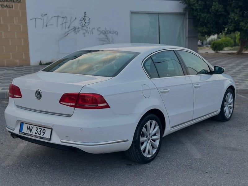 Volkswagen Passat — 3