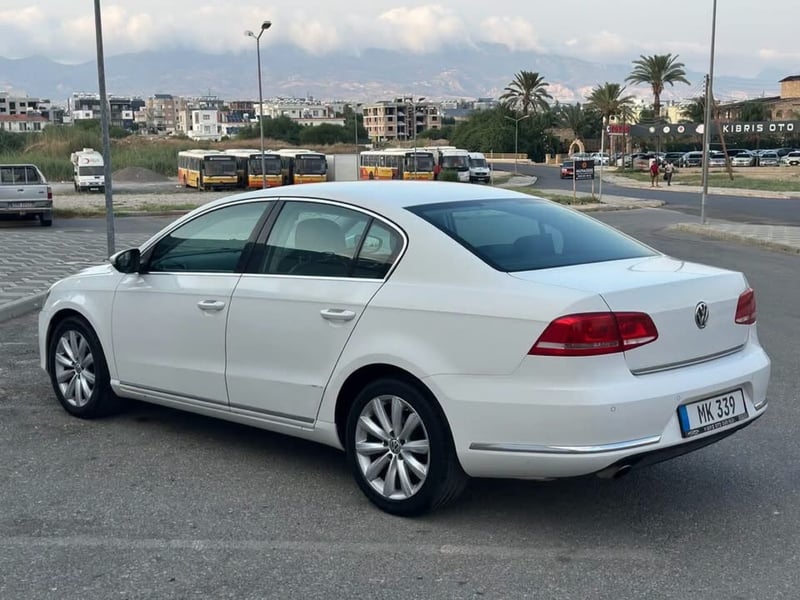 Volkswagen Passat — 4