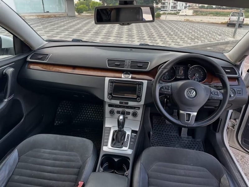Volkswagen Passat — 9