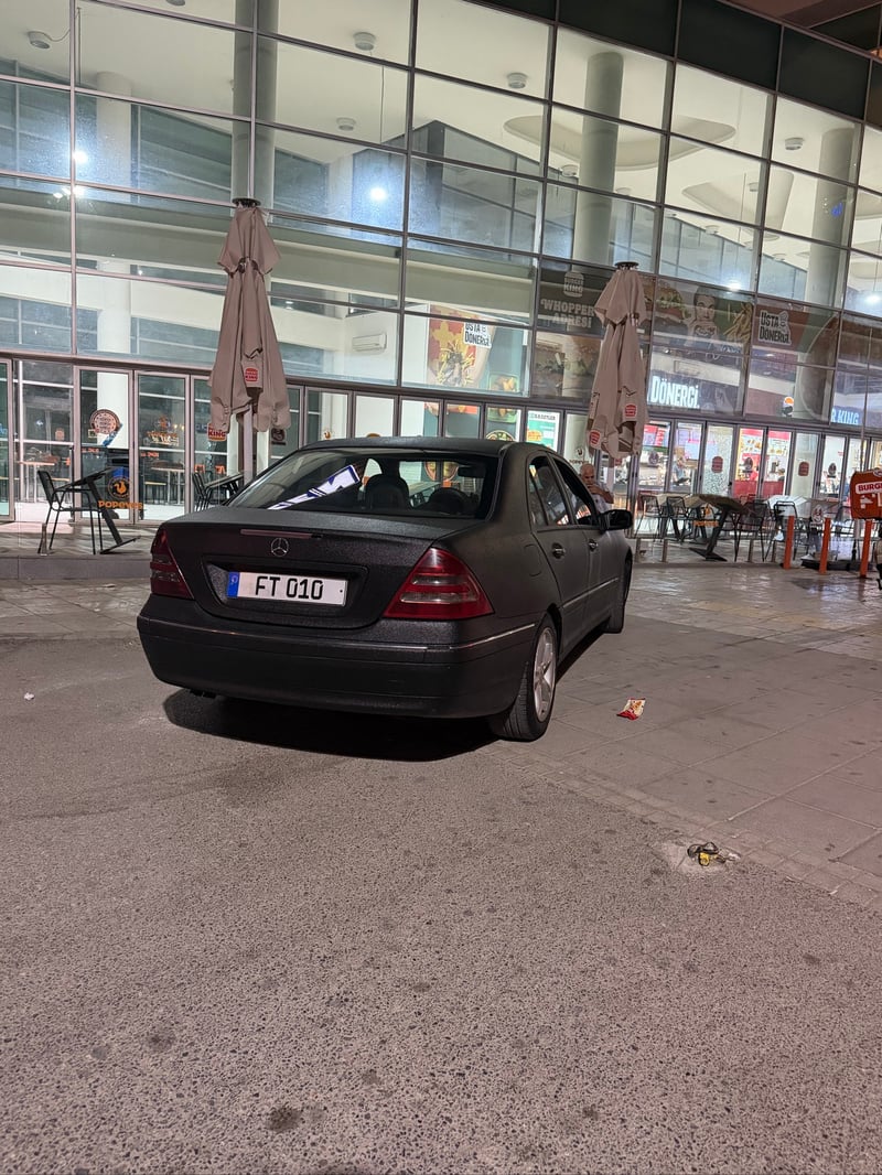 Mercedes-Benz C 200 — 3