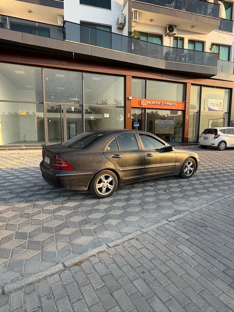 Mercedes-Benz C 200 — 4