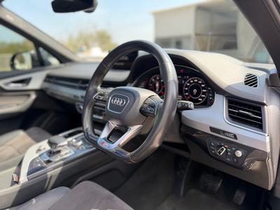 Audi Q7 — 8