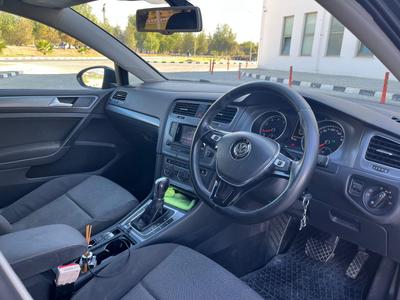 Volkswagen Golf — 2