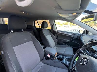 Volkswagen Golf — 3