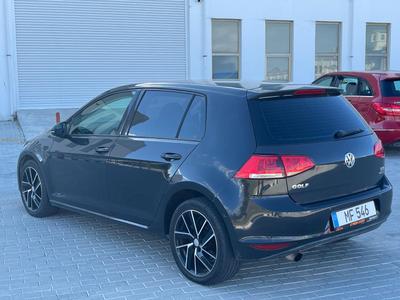 Volkswagen Golf — 4