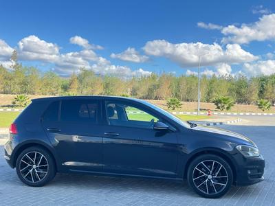 Volkswagen Golf — 5