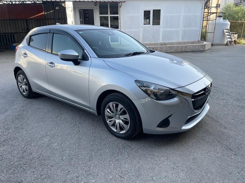 Mazda Demio — 1/8