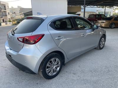 Mazda Demio — 4