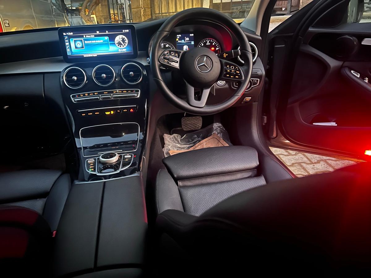 2021 Mercedes-Benz C 220d 7