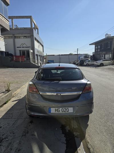 Opel Astra GTC — 4