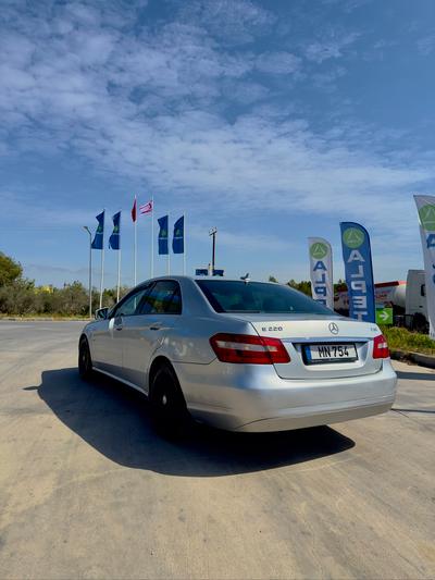 Mercedes-Benz E 220 — 4