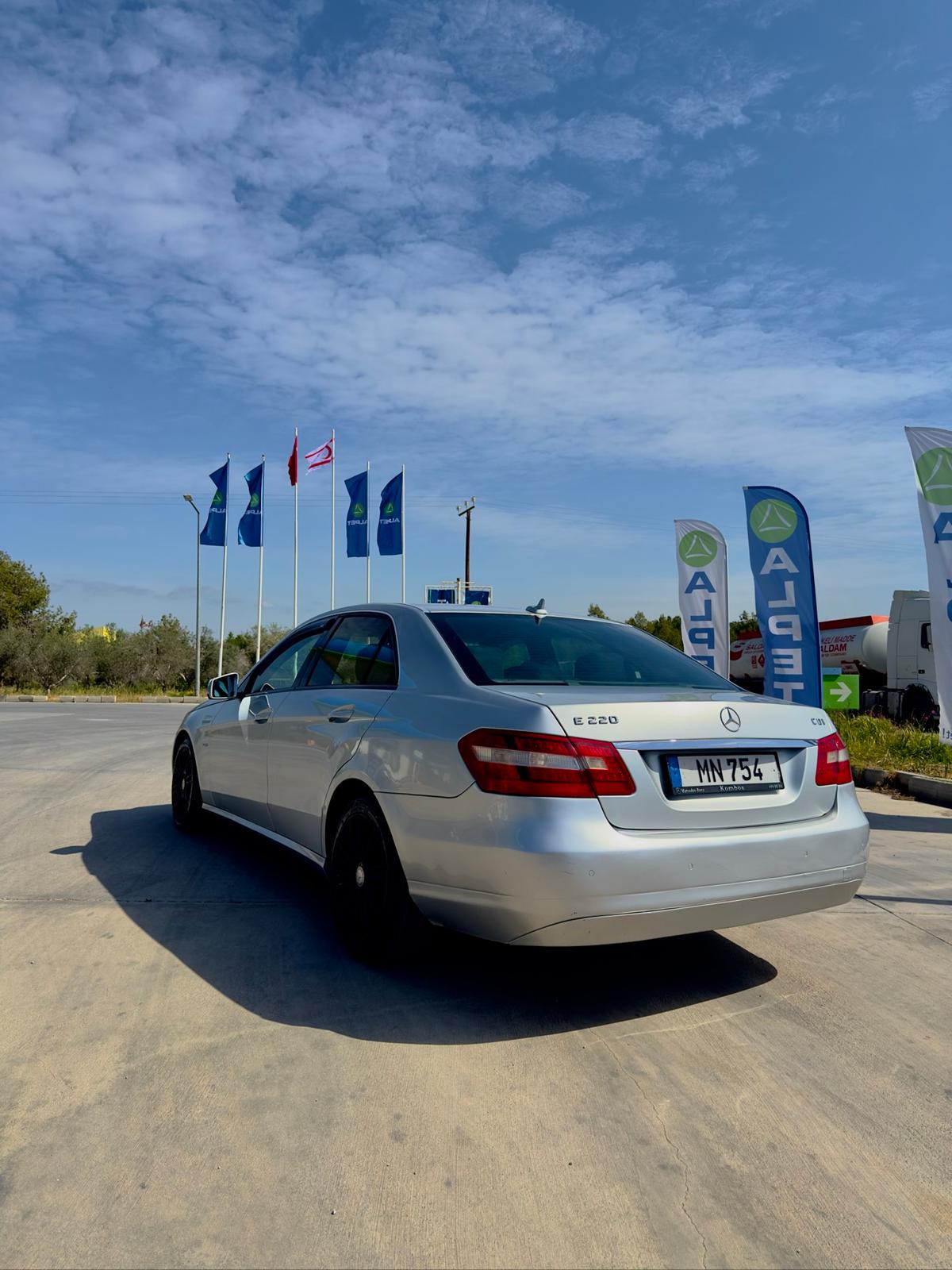 2011 Mercedes-Benz E 220 4