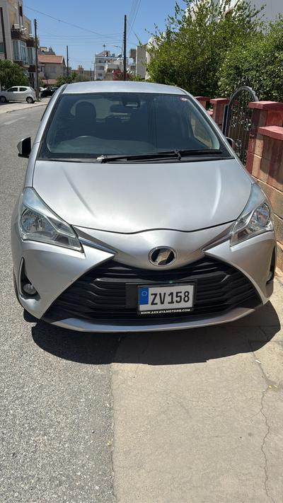 Toyota Vitz — 3
