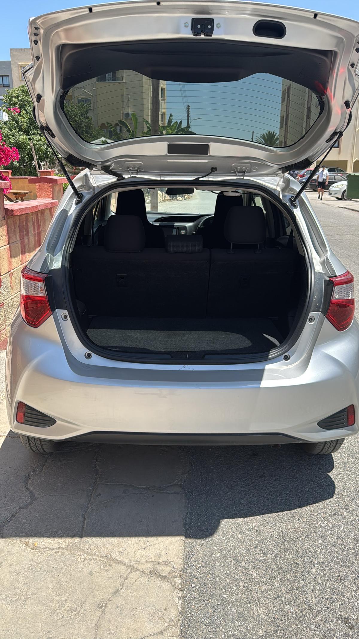 2020 Toyota Vitz 4