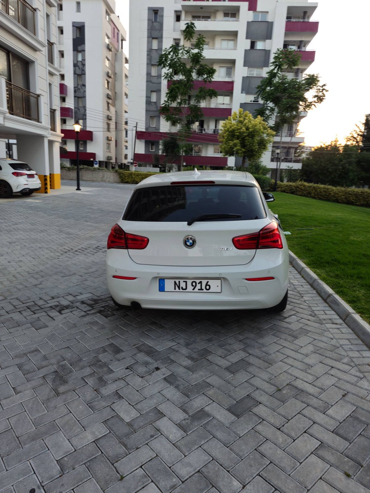 2015 BMW 118i 6