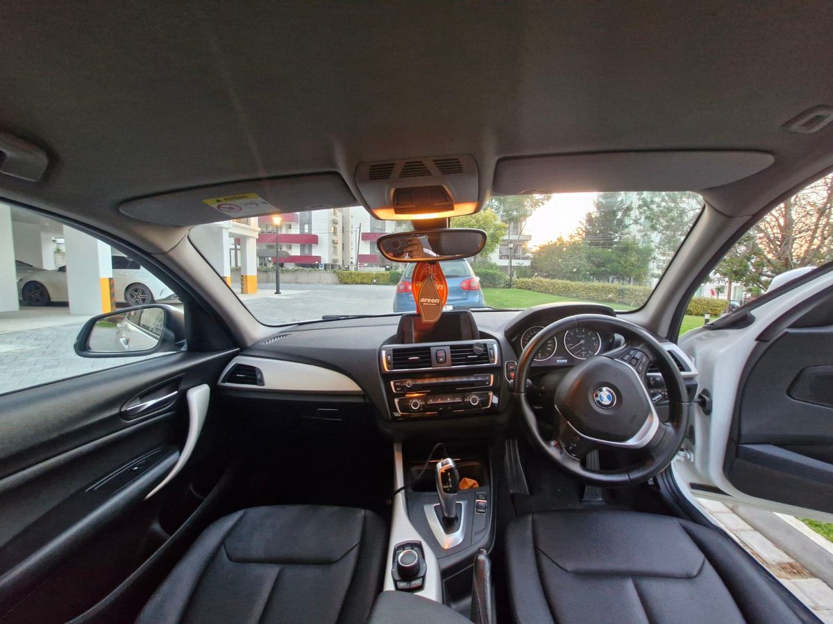 2015 BMW 118i 10