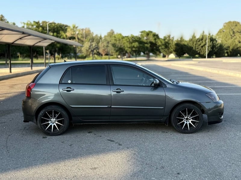 Toyota Corolla — 4