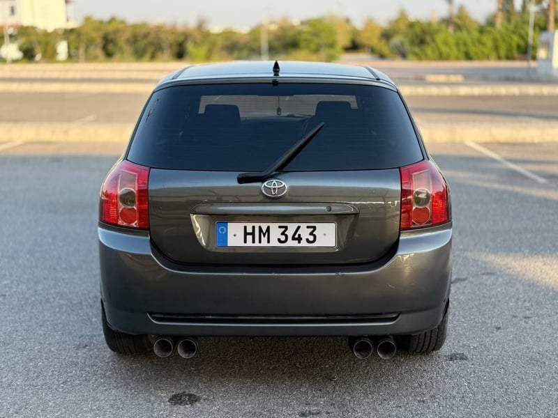 Toyota Corolla — 5