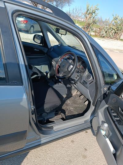 Suzuki SX4 — 5