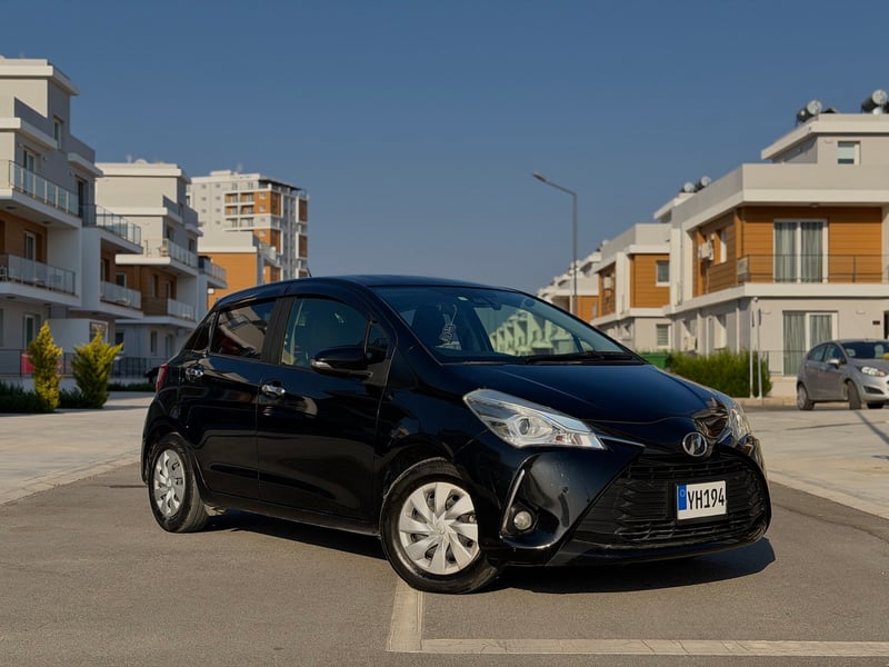 Toyota Vitz — 3