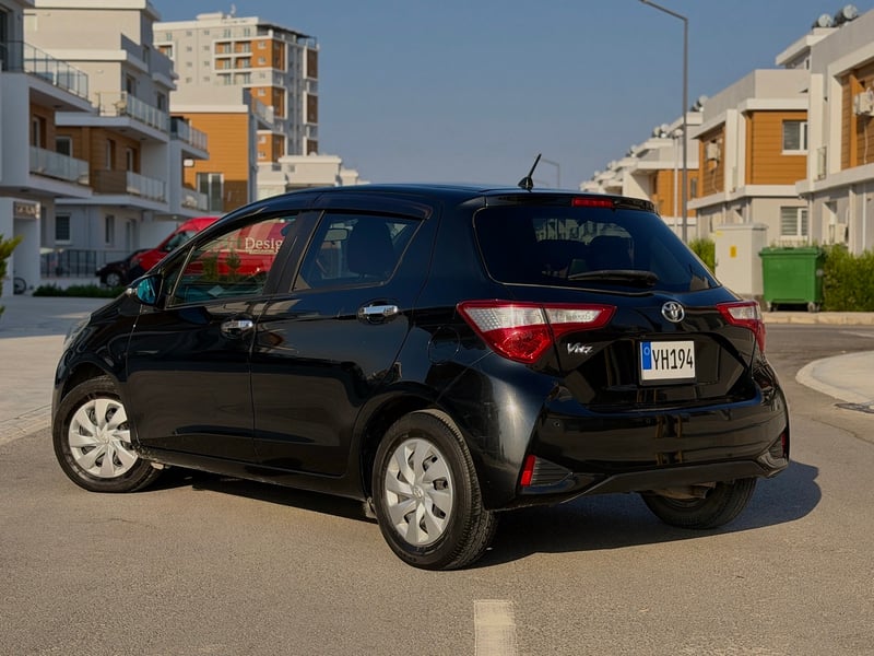 Toyota Vitz — 4